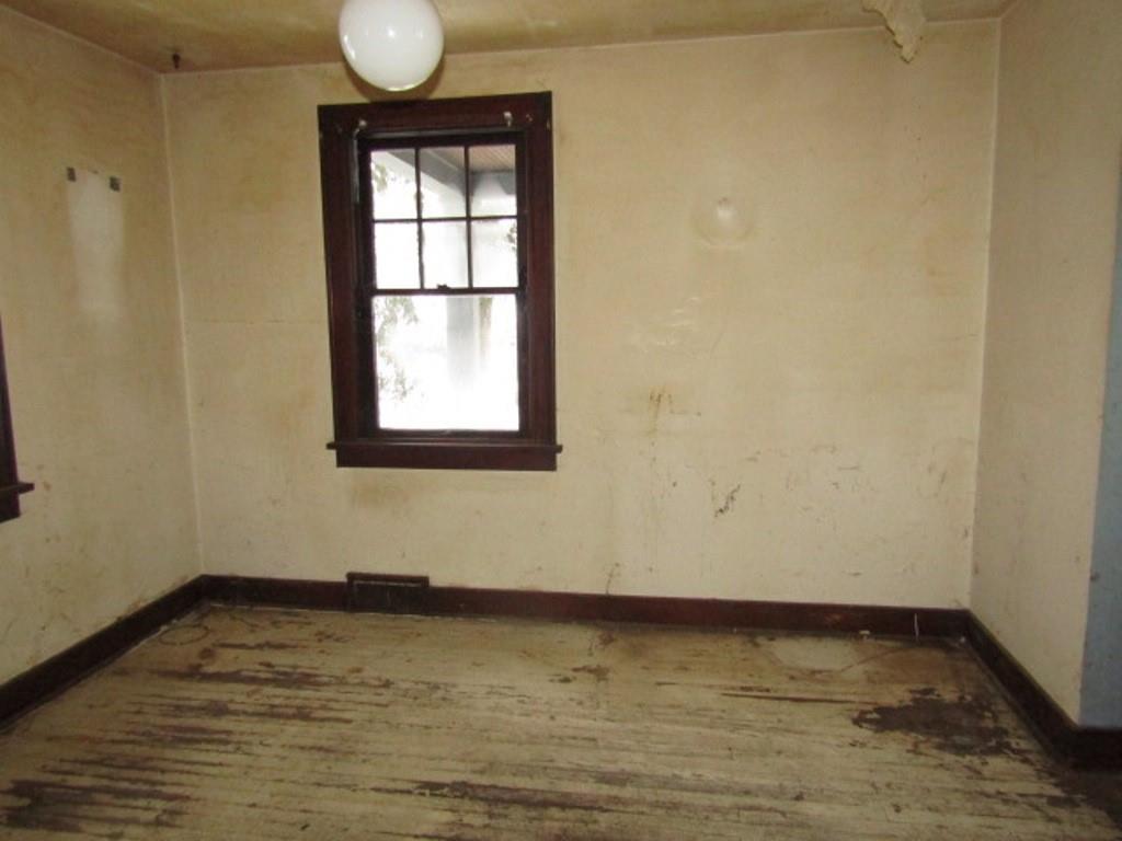 234 Spring Run Road Crescent, PA 15046 - Photo 9 of 24 a view of a room with wooden floor and window