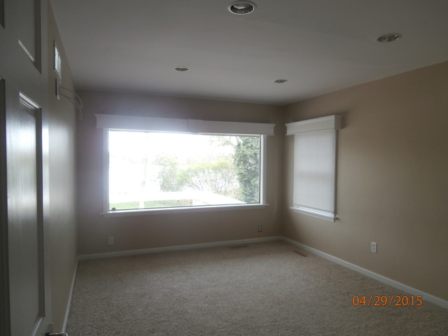 3163 River Road Kankakee, IL 60901 - Photo 7 of 17 an empty room with window