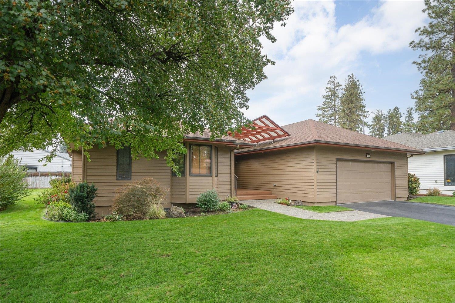 704 East High Drive Spokane, WA 99203 - Photo 2 of 46