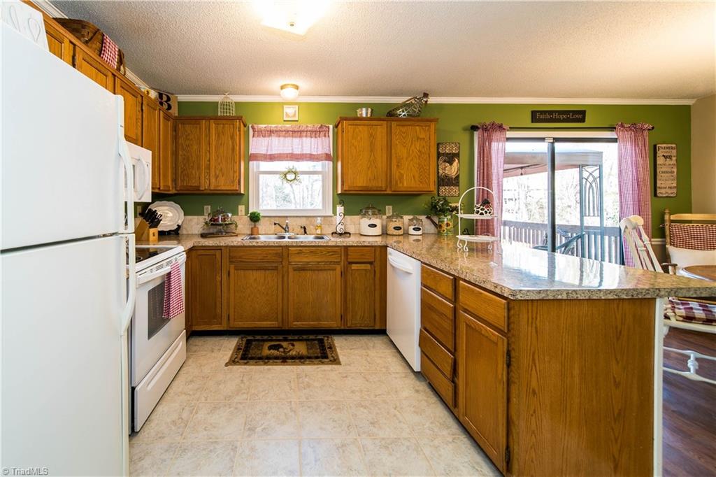 7017 Harperglen Road Clemmons, NC 27012 - Photo 10 of 35 Gallery Image 10