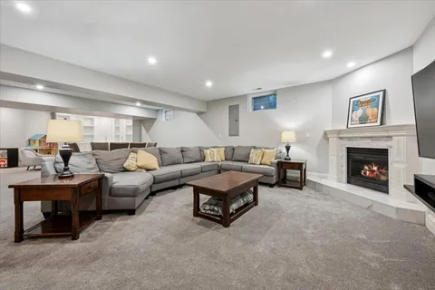 $1,100,000 | 5054 West Berwyn Avenue, Chicago, IL 60630