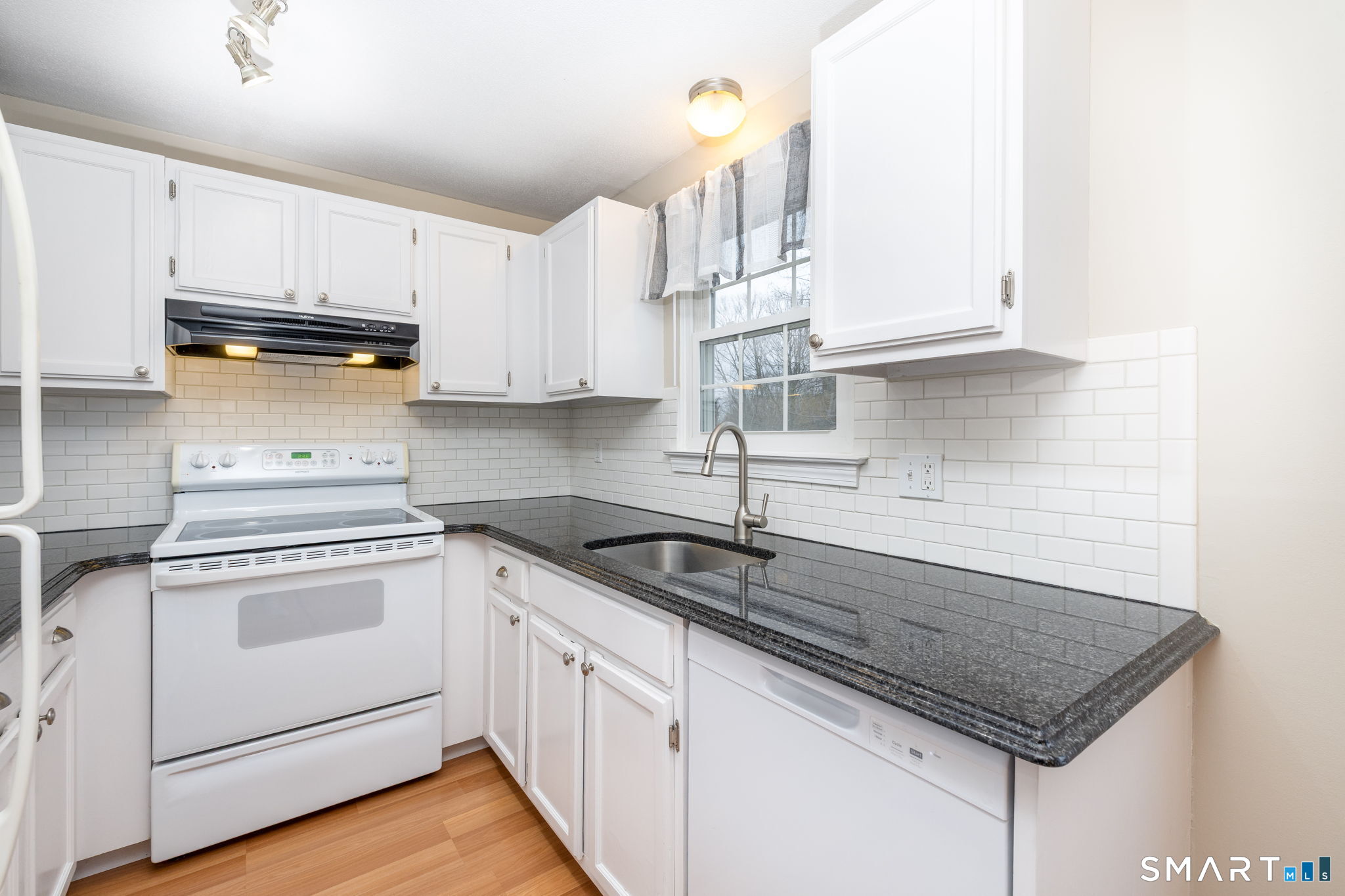 80 Wellswood Road, Unit 27 Hebron, CT 06231 - Photo 11 of 28