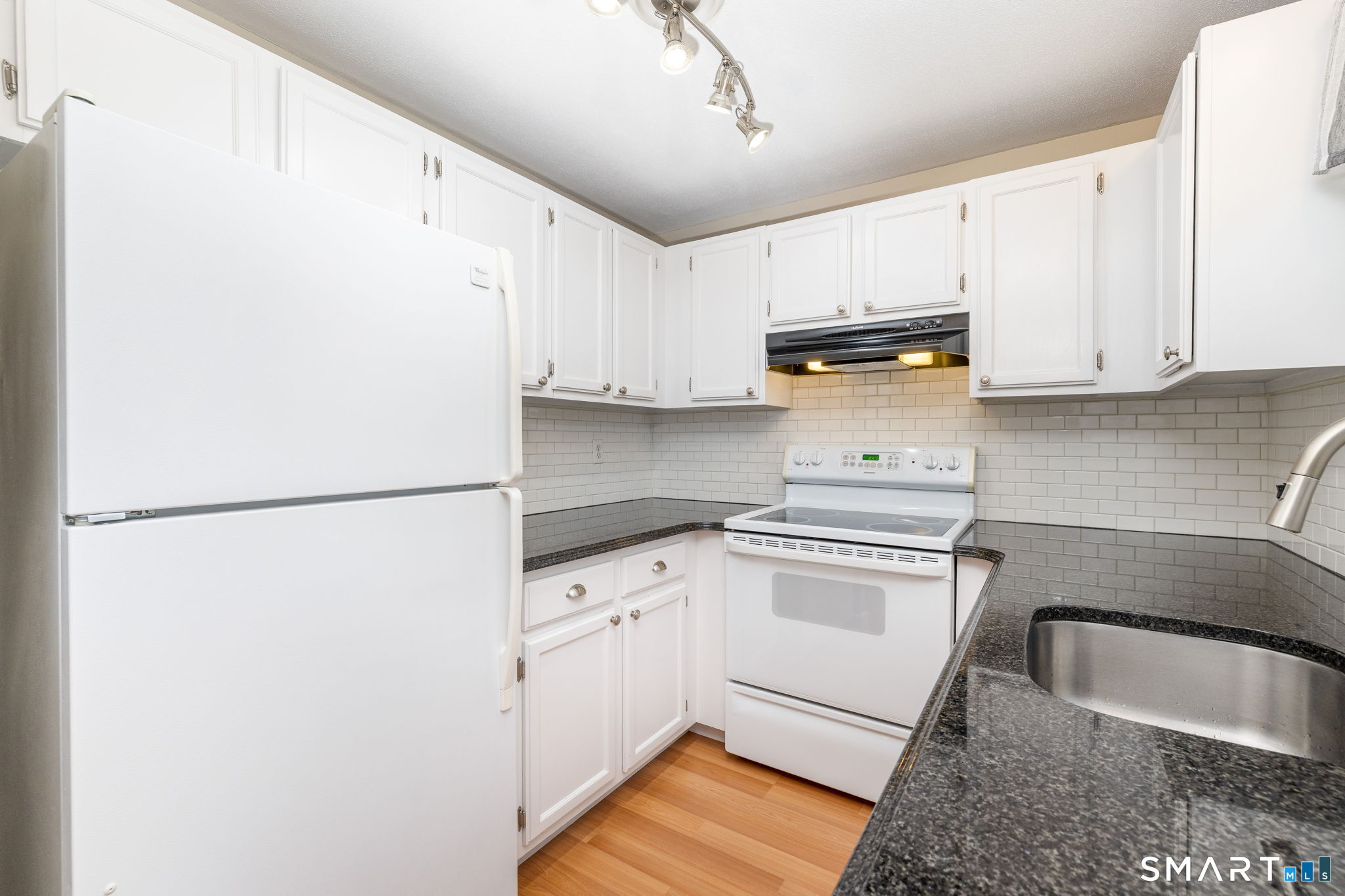 80 Wellswood Road, Unit 27 Hebron, CT 06231 - Photo 9 of 28