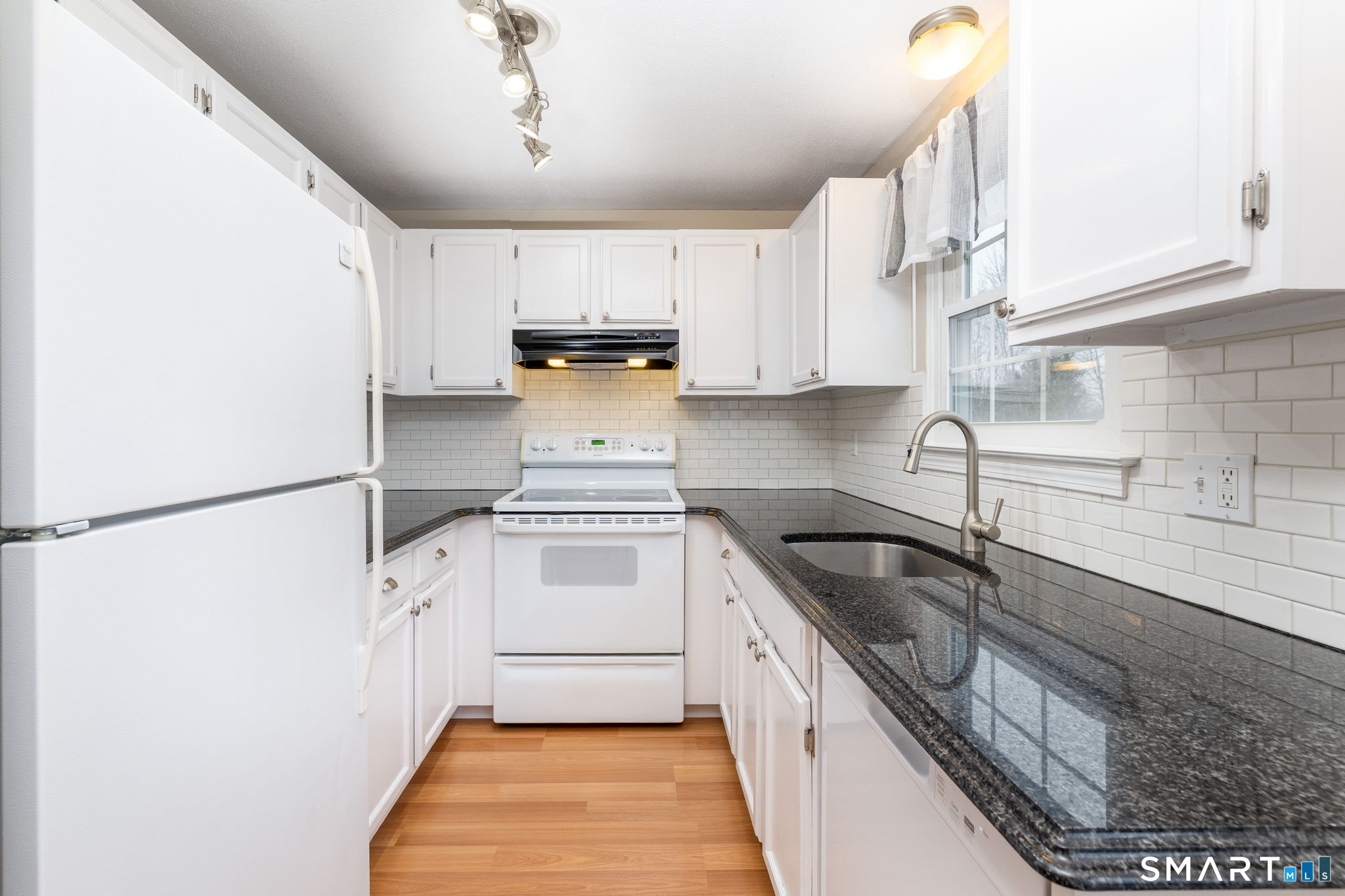 80 Wellswood Road, Unit 27 Hebron, CT 06231 - Photo 10 of 28