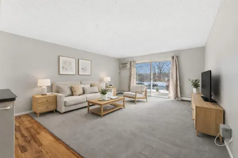 $159,900 | 10311 Cedar Lake Road, Unit 103, Minnetonka, MN 55305