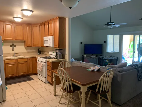 $550,000 | 633 Marijean Way, Redding, CA 96003