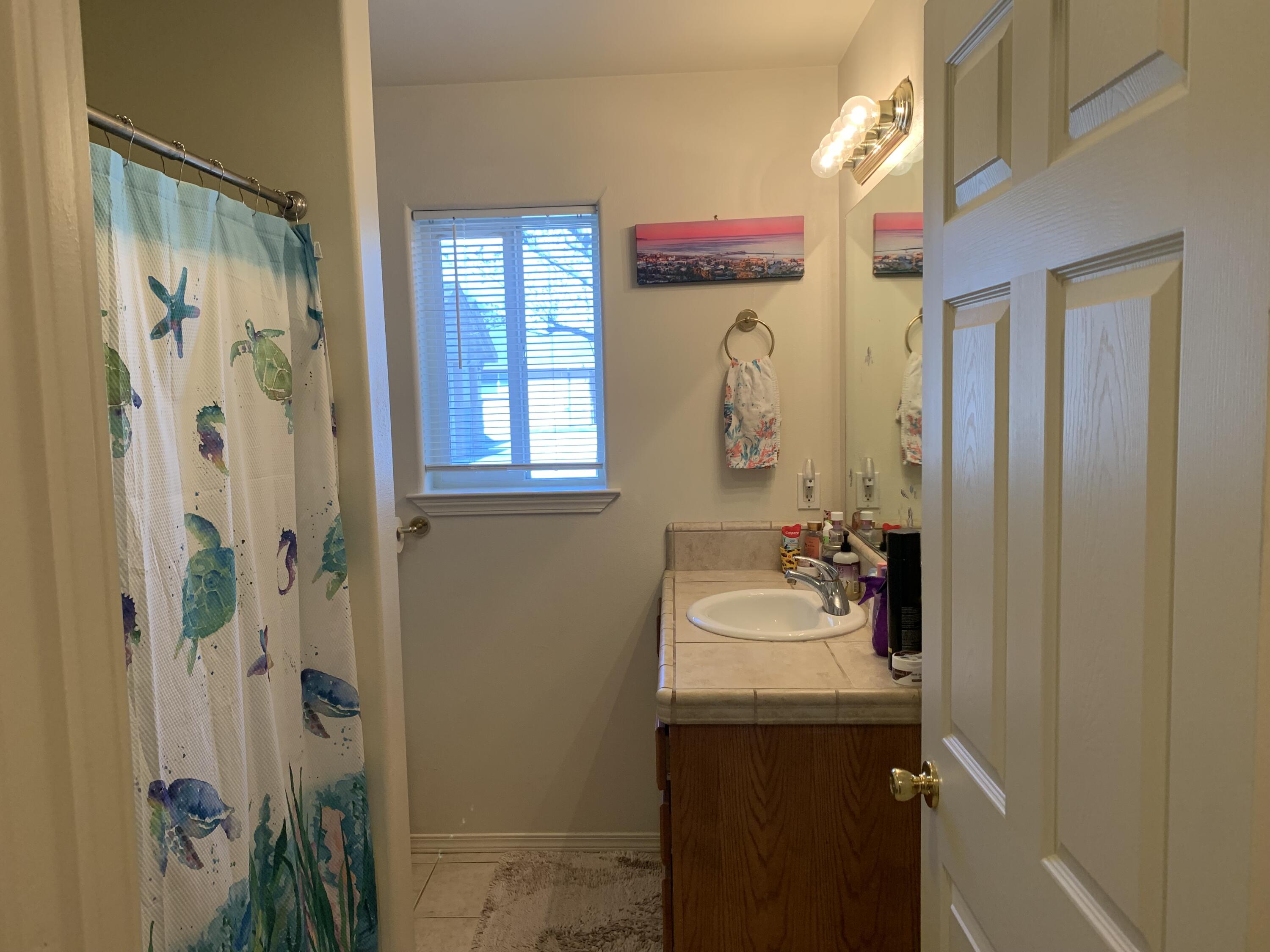 633 Marijean Way Redding, CA 96003 - Photo 8 of 29 M 4