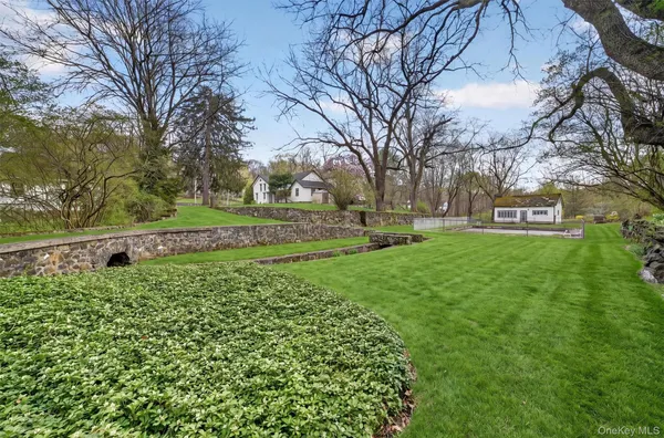 $869,000 | 139 Watch Hill Road, Cortlandt Manor, NY 10567