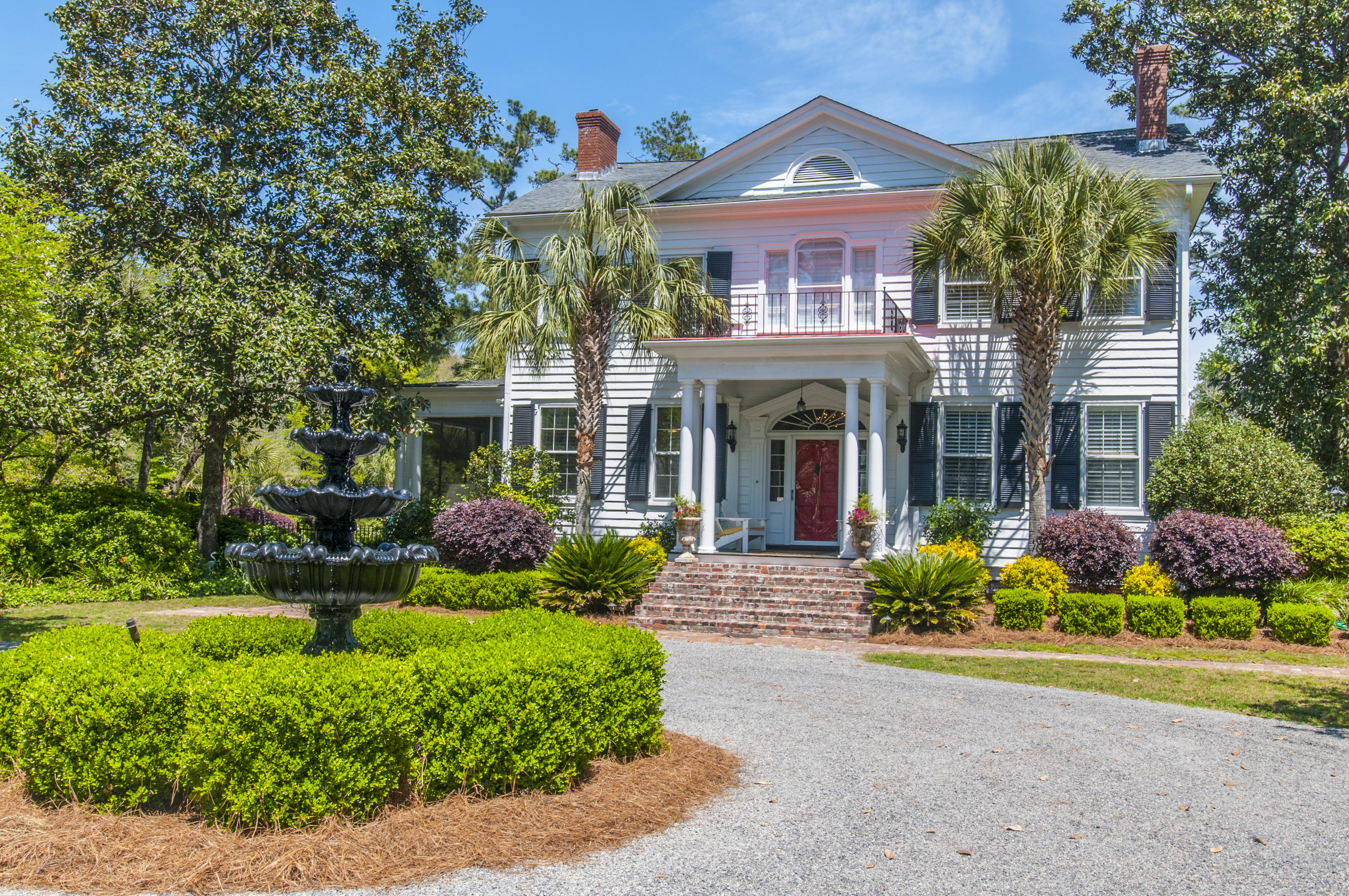 205 Golf Road Summerville, SC 29483 - Photo 1 of 100 3 Front 2