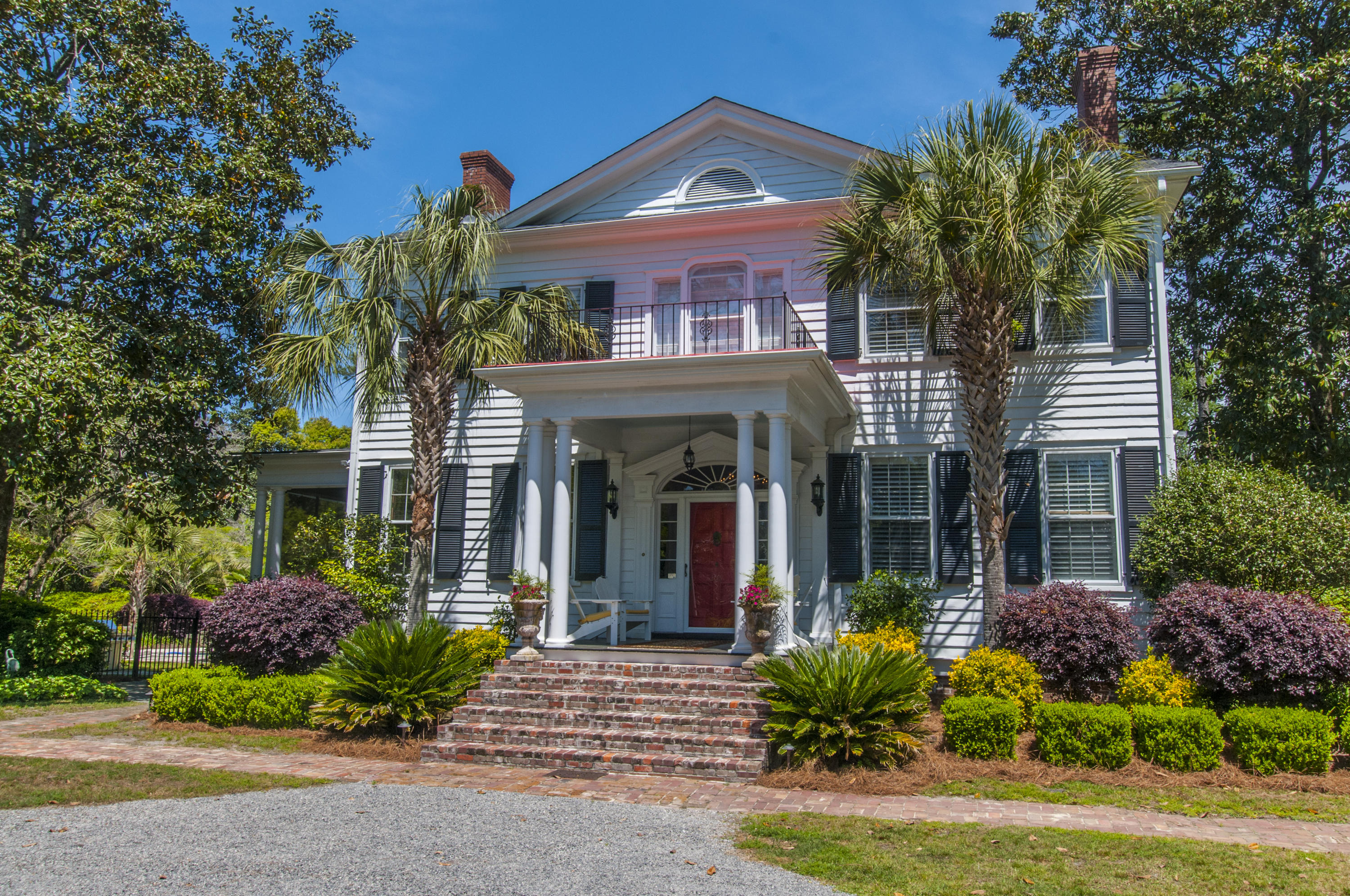 205 Golf Road Summerville, SC 29483 - Photo 5 of 100 4 Front 3