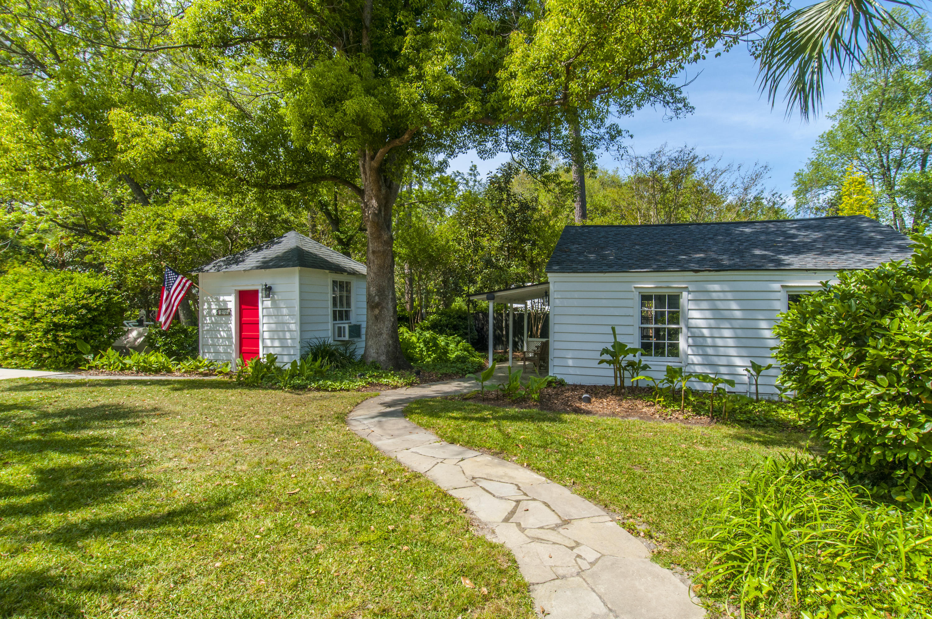 205 Golf Road Summerville, SC 29483 - Photo 62 of 100 58 pool house and garage 1