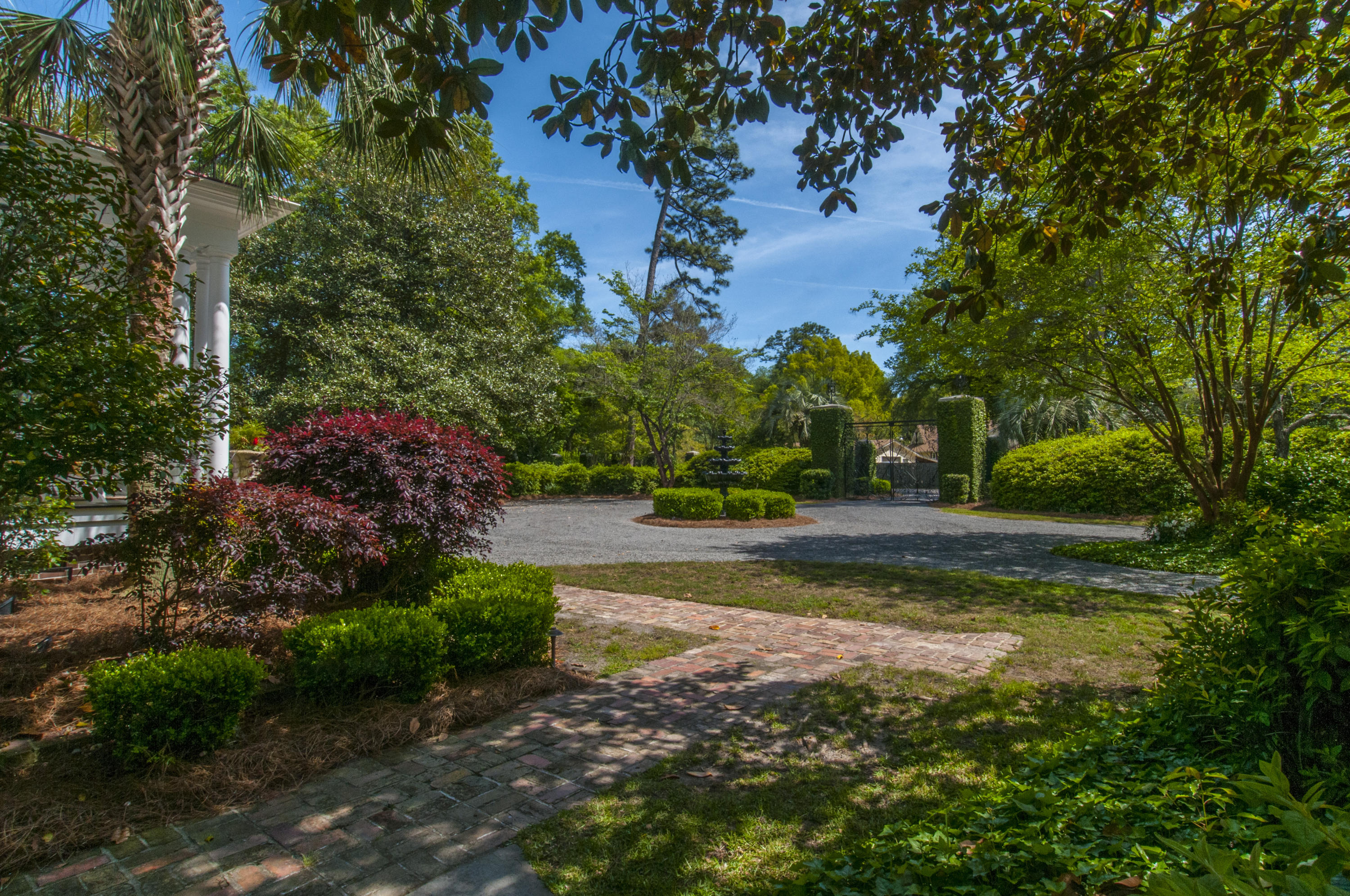 205 Golf Road Summerville, SC 29483 - Photo 8 of 100 6 Front 5