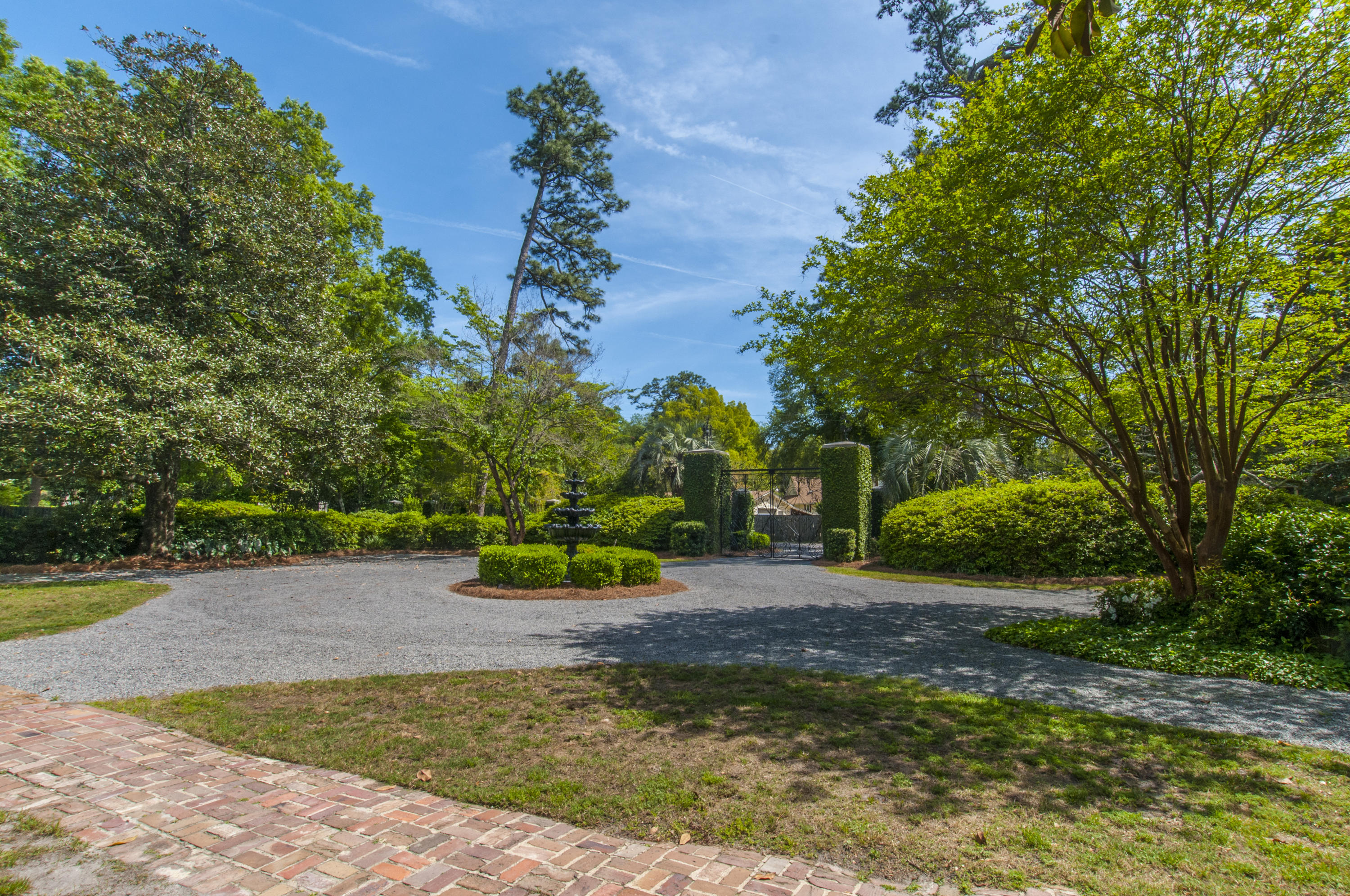 205 Golf Road Summerville, SC 29483 - Photo 9 of 100 7 Front 6