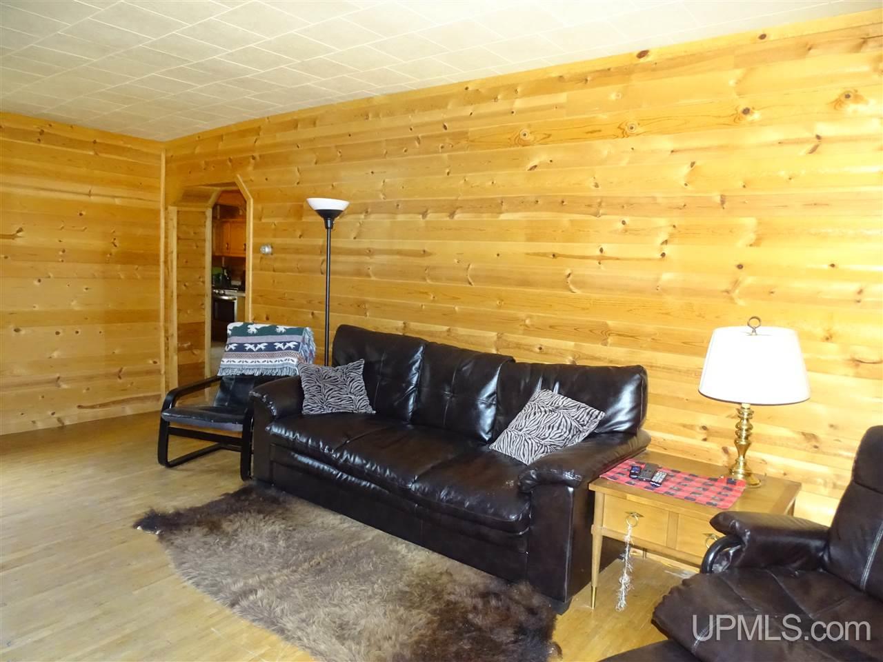 W8525 County Road North Niagara, WI 54151 - Photo 3 of 15 Gallery Image 3