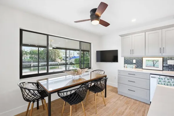 $1,885,000 | 608 Gladstone Lane, Holmes Beach, FL 34217