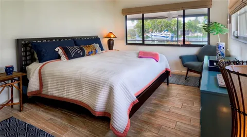 $1,885,000 | 608 Gladstone Lane, Holmes Beach, FL 34217