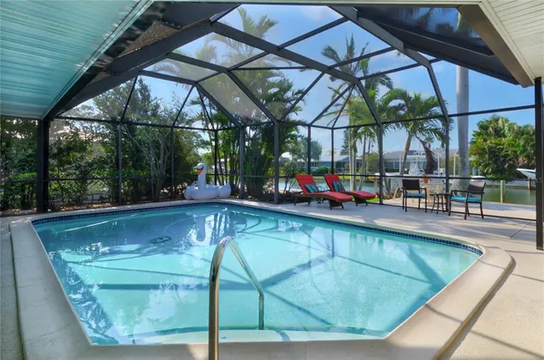 $1,885,000 | 608 Gladstone Lane, Holmes Beach, FL 34217