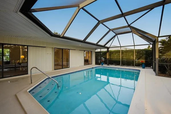 $1,885,000 | 608 Gladstone Lane, Holmes Beach, FL 34217