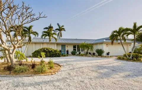 $1,885,000 | 608 Gladstone Lane, Holmes Beach, FL 34217