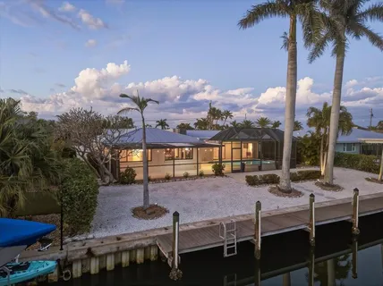 $1,885,000 | 608 Gladstone Lane, Holmes Beach, FL 34217