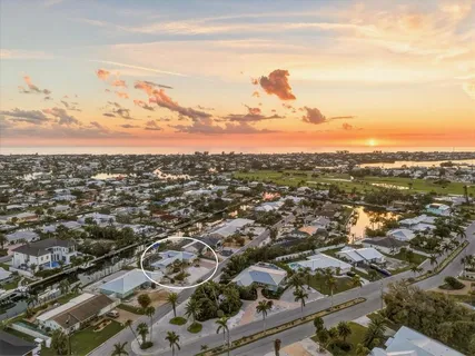 $1,885,000 | 608 Gladstone Lane, Holmes Beach, FL 34217