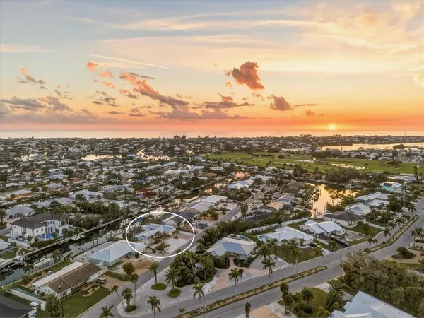 $1,885,000 | 608 Gladstone Lane, Holmes Beach, FL 34217