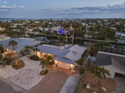 $1,885,000 | 608 Gladstone Lane, Holmes Beach, FL 34217