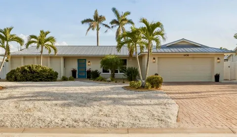 $1,885,000 | 608 Gladstone Lane, Holmes Beach, FL 34217