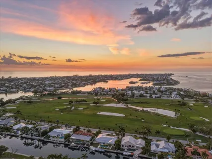 $1,885,000 | 608 Gladstone Lane, Holmes Beach, FL 34217