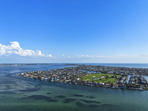 $1,885,000 | 608 Gladstone Lane, Holmes Beach, FL 34217