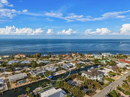 $1,885,000 | 608 Gladstone Lane, Holmes Beach, FL 34217