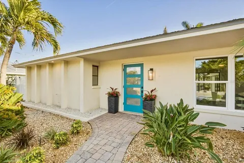 $1,885,000 | 608 Gladstone Lane, Holmes Beach, FL 34217