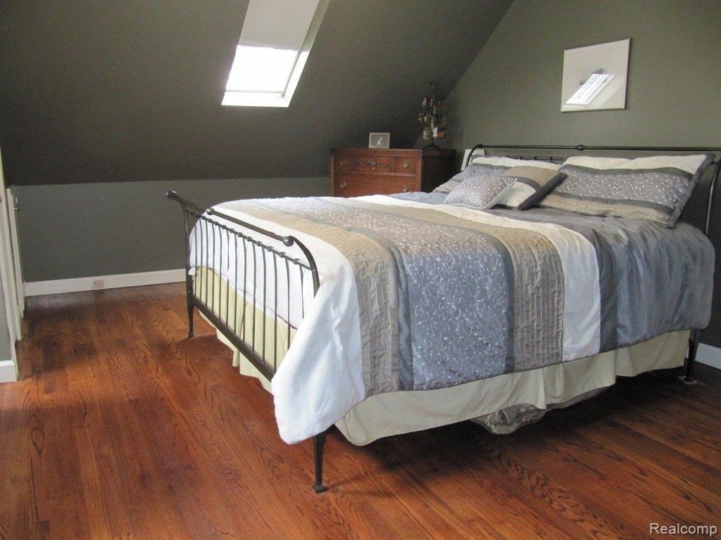 122 Albertson Street Rochester, MI 48307 - Photo 17 of 25 Master Bedroom.