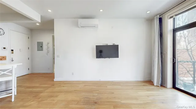 $715,000 | 244 Franklin Avenue, Unit 3B | Bedford-Stuyvesant