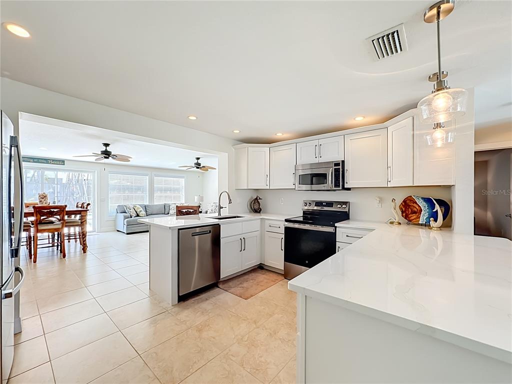 307 68th Street Holmes Beach, FL 34217 - Photo 18 of 67