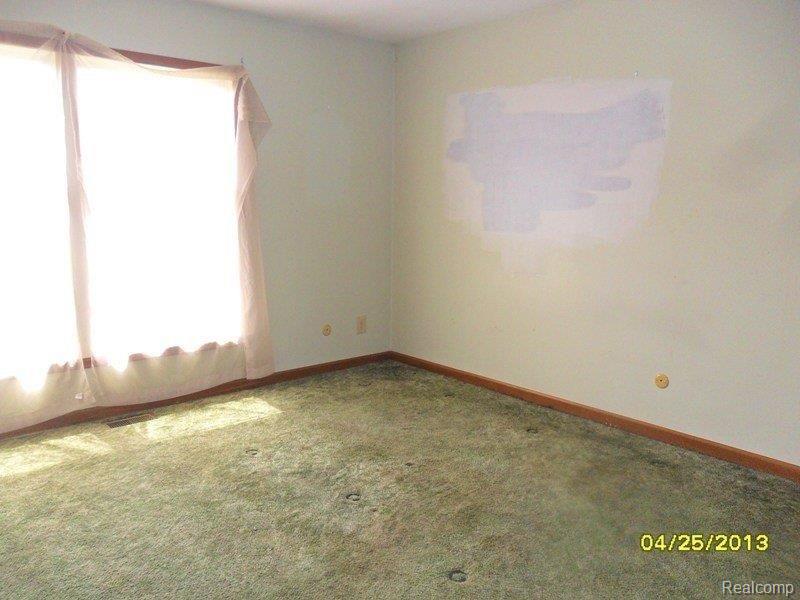 6121 Goddard Road Newport, MI 48166 - Photo 3 of 6 SAM_7795.JPG