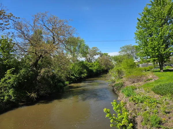 $1,000 | 809 South State Street, Unit 3, Lockport, IL 60441