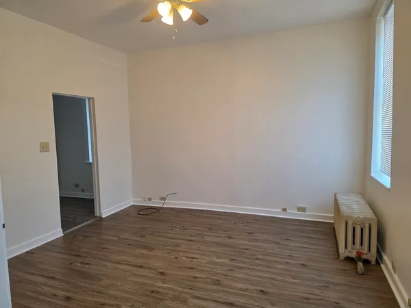 $1,000 | 809 South State Street, Unit 3, Lockport, IL 60441