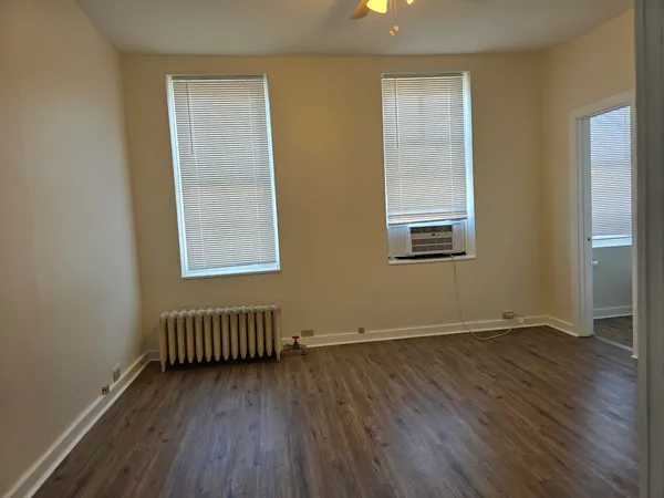 $1,000 | 809 South State Street, Unit 3, Lockport, IL 60441