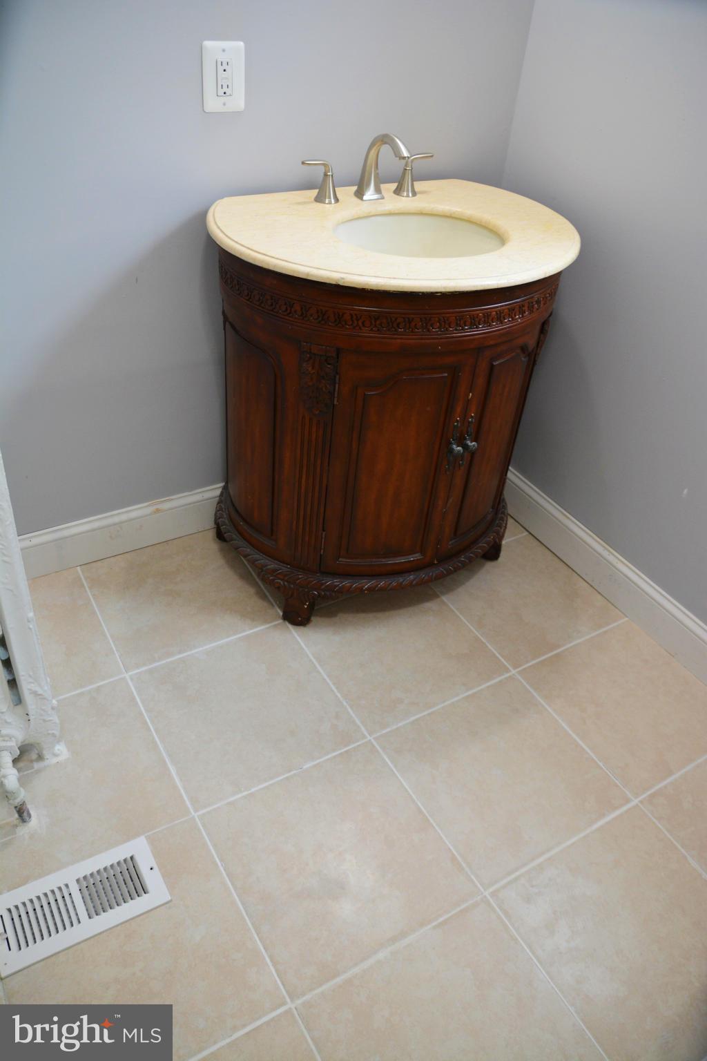 3964 2nd Street Southwest Washington, DC 20032 - Photo 10 of 27 Bath