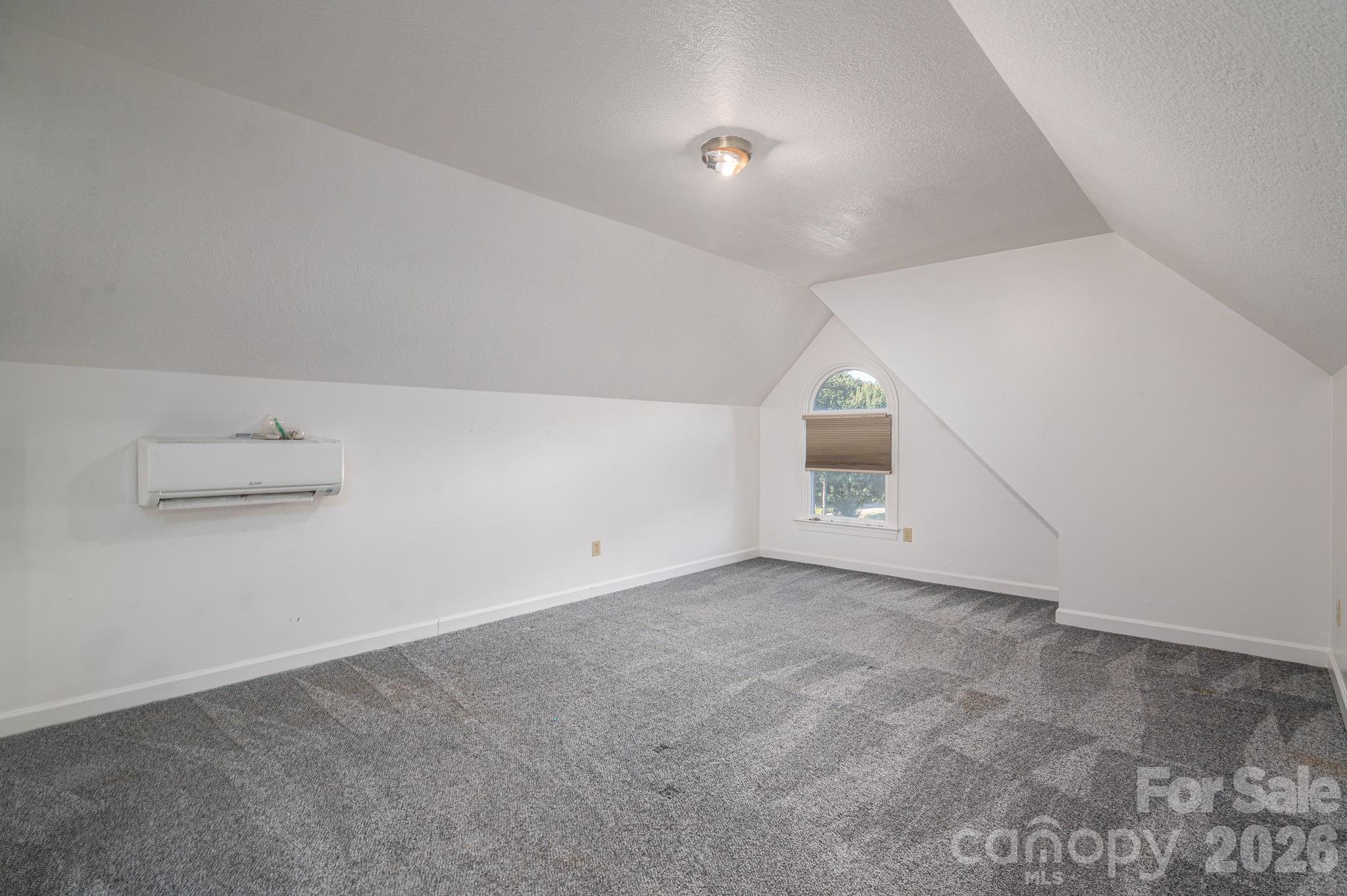 208 Hollow Road Lincolnton, NC 28092 - Photo 40 of 48 an empty room with a space