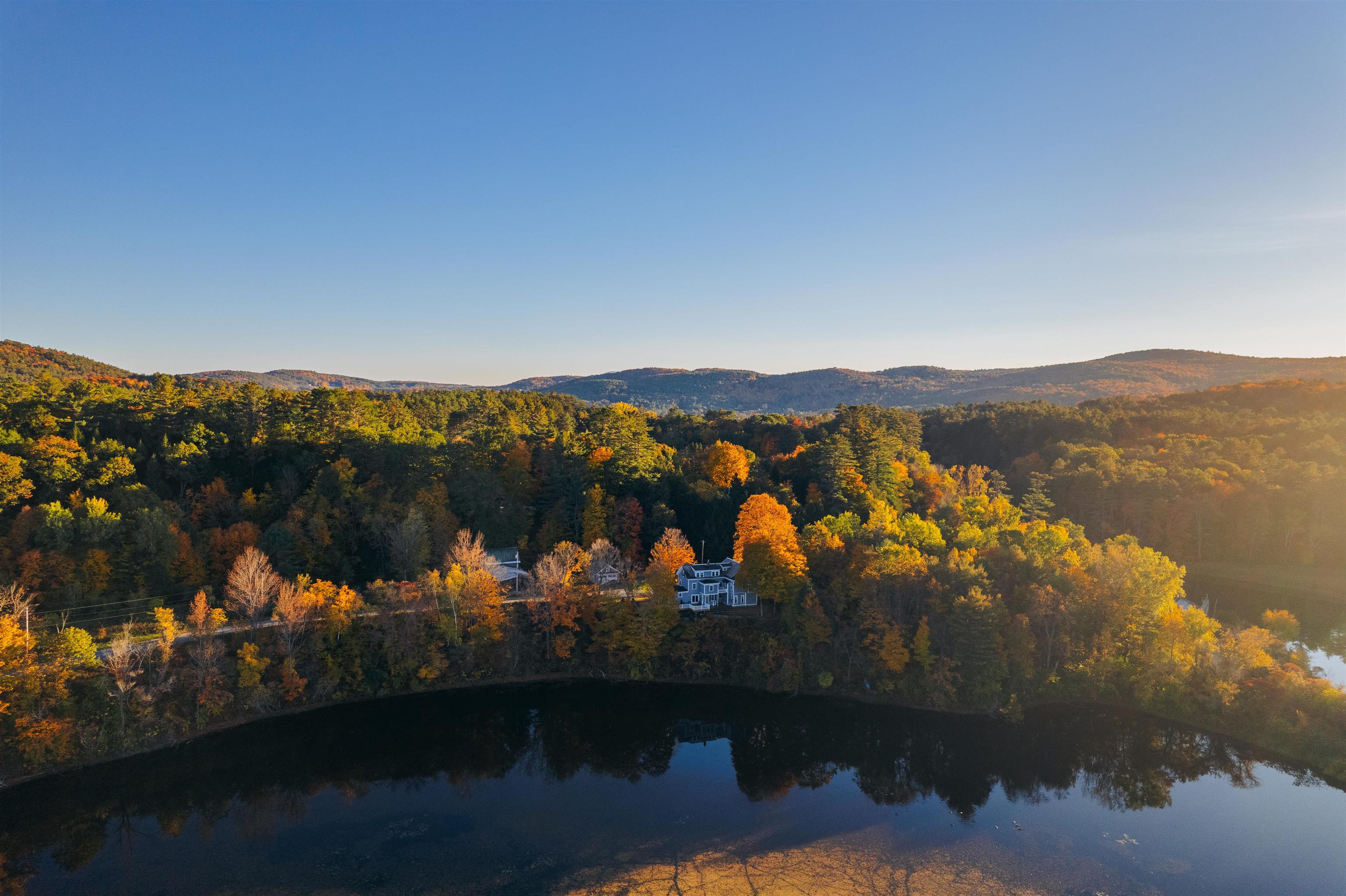 505 Deweys Mills Road Hartford, VT 05059 - Photo 5 of 58