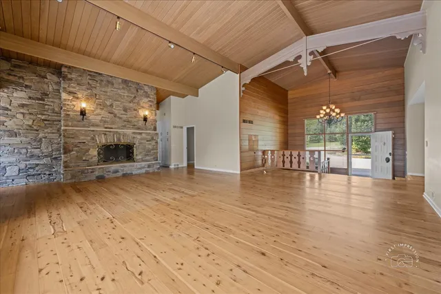 $10,000 | 921 South Batavia Avenue, Geneva, IL 60134