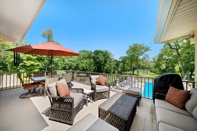 $10,000 | 921 South Batavia Avenue, Geneva, IL 60134