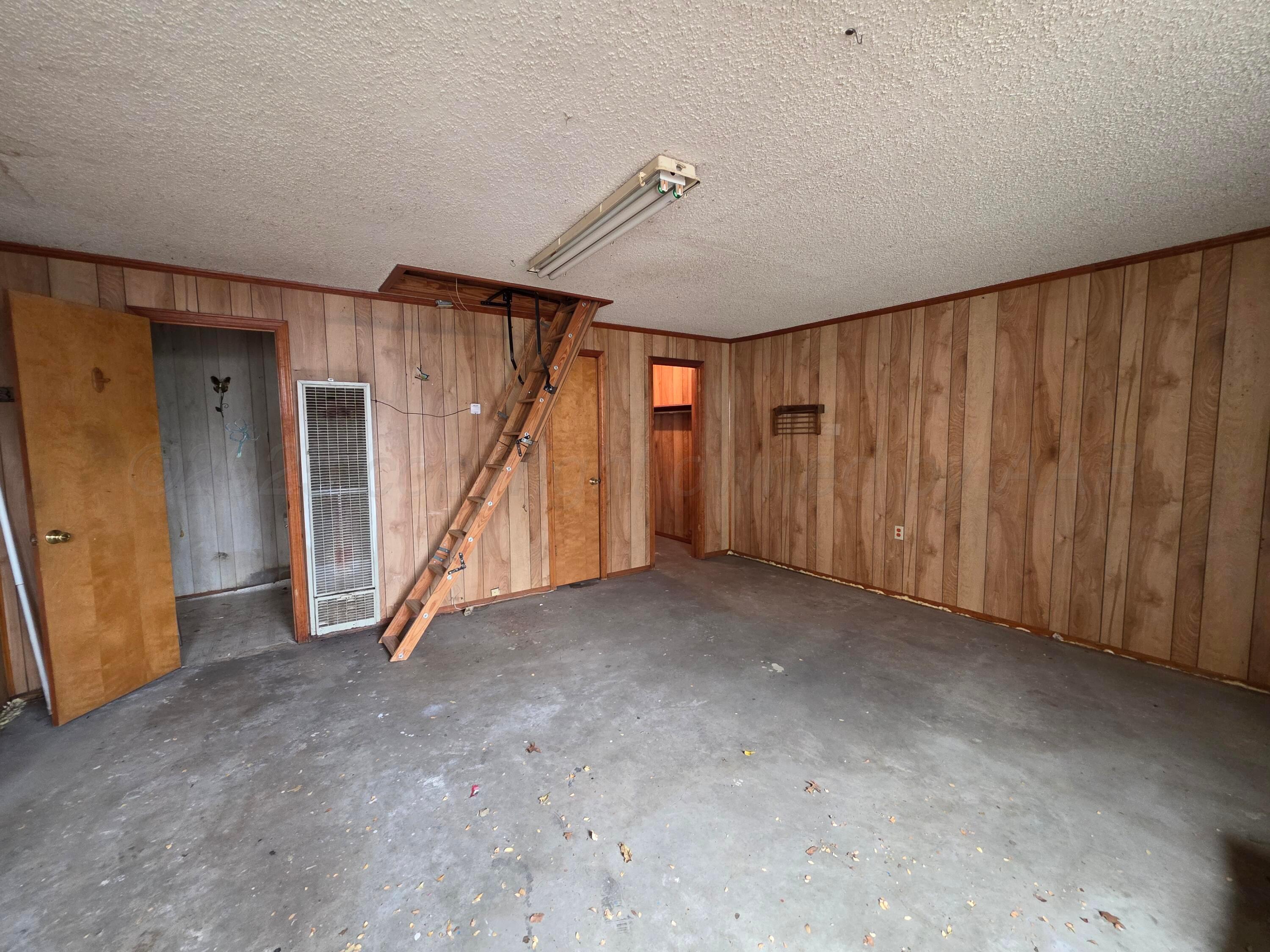 810 South Adams Street Amarillo, TX 79101 - Photo 13 of 28 office with bath