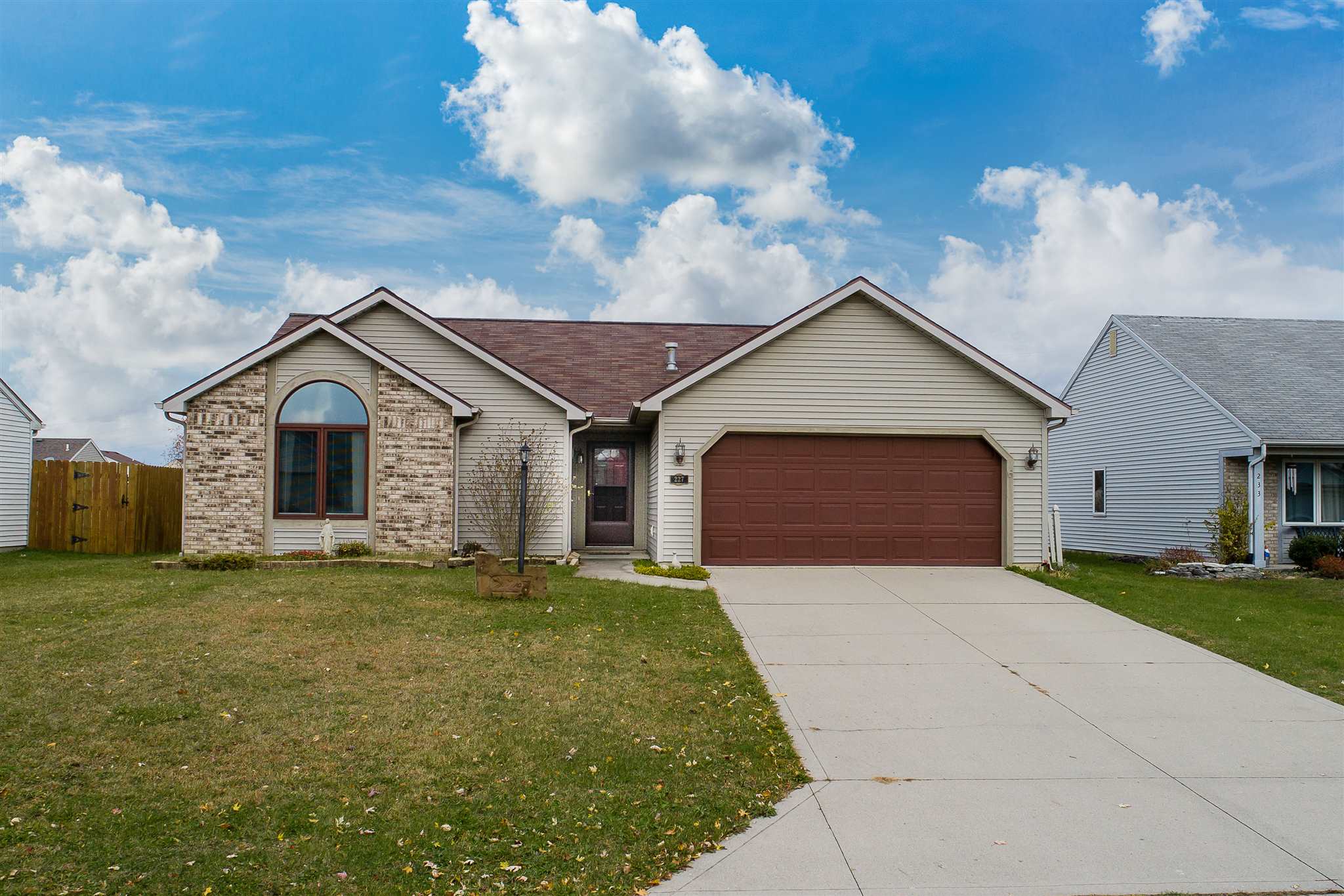 227 Rampart Drive Fort Wayne, IN 46845 - Photo 3 of 31 Gallery Image 3
