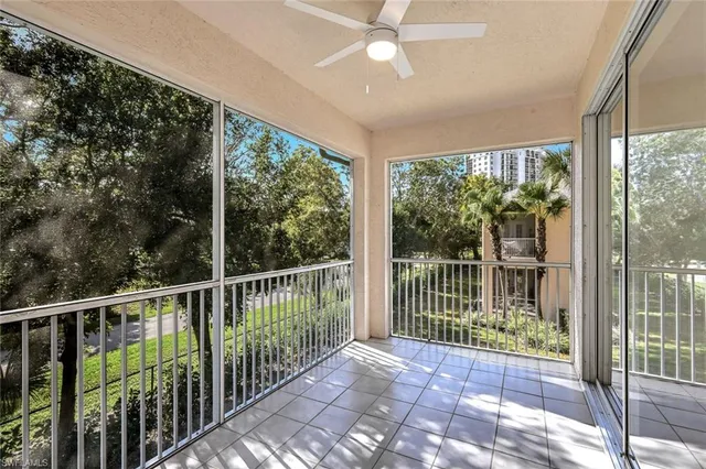 $389,500 | 675 Wiggins Lake Drive, Unit 202, Naples, FL 34110