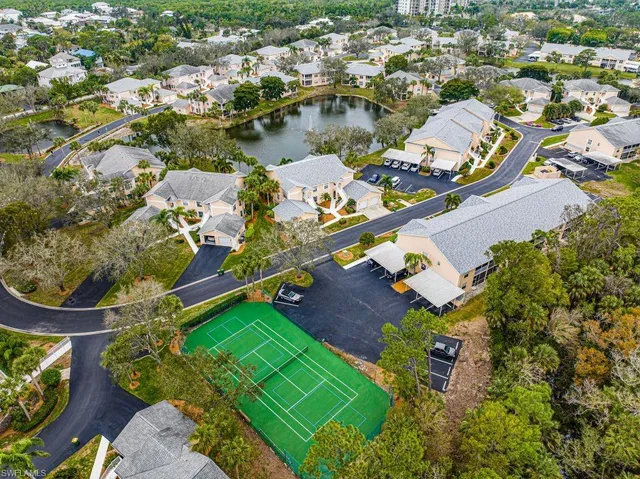 $389,500 | 675 Wiggins Lake Drive, Unit 202, Naples, FL 34110