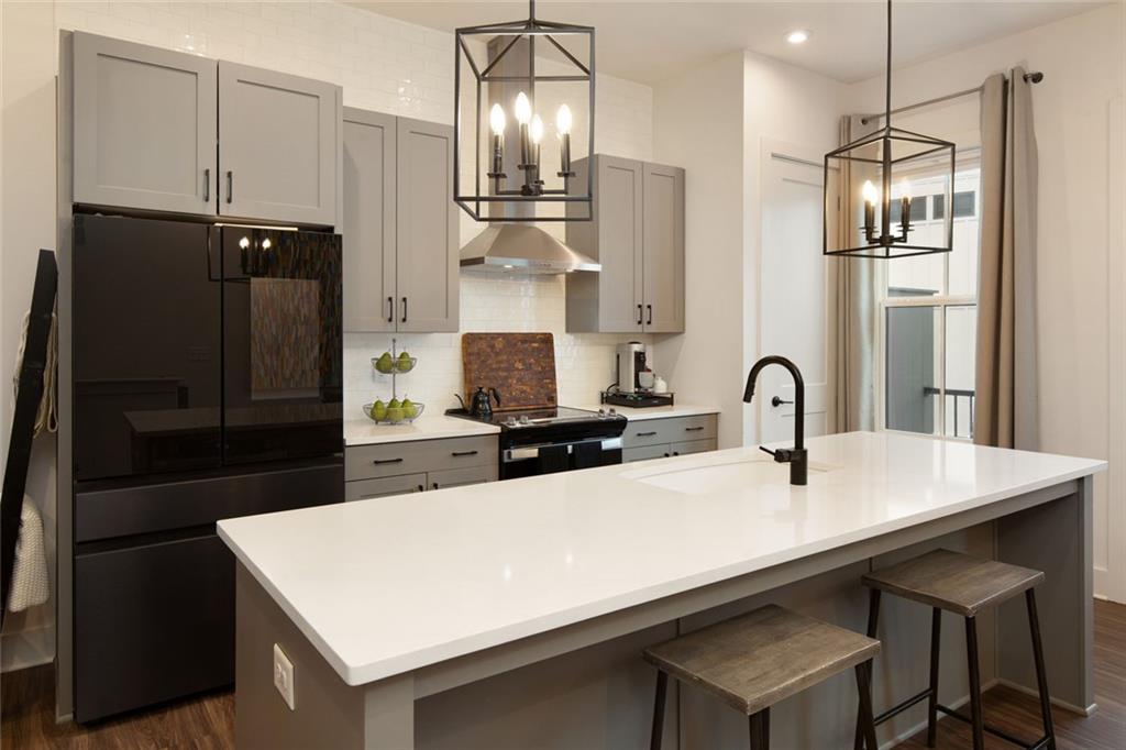 4437 Buckley Way Atlanta, GA 30342 - Photo 8 of 38