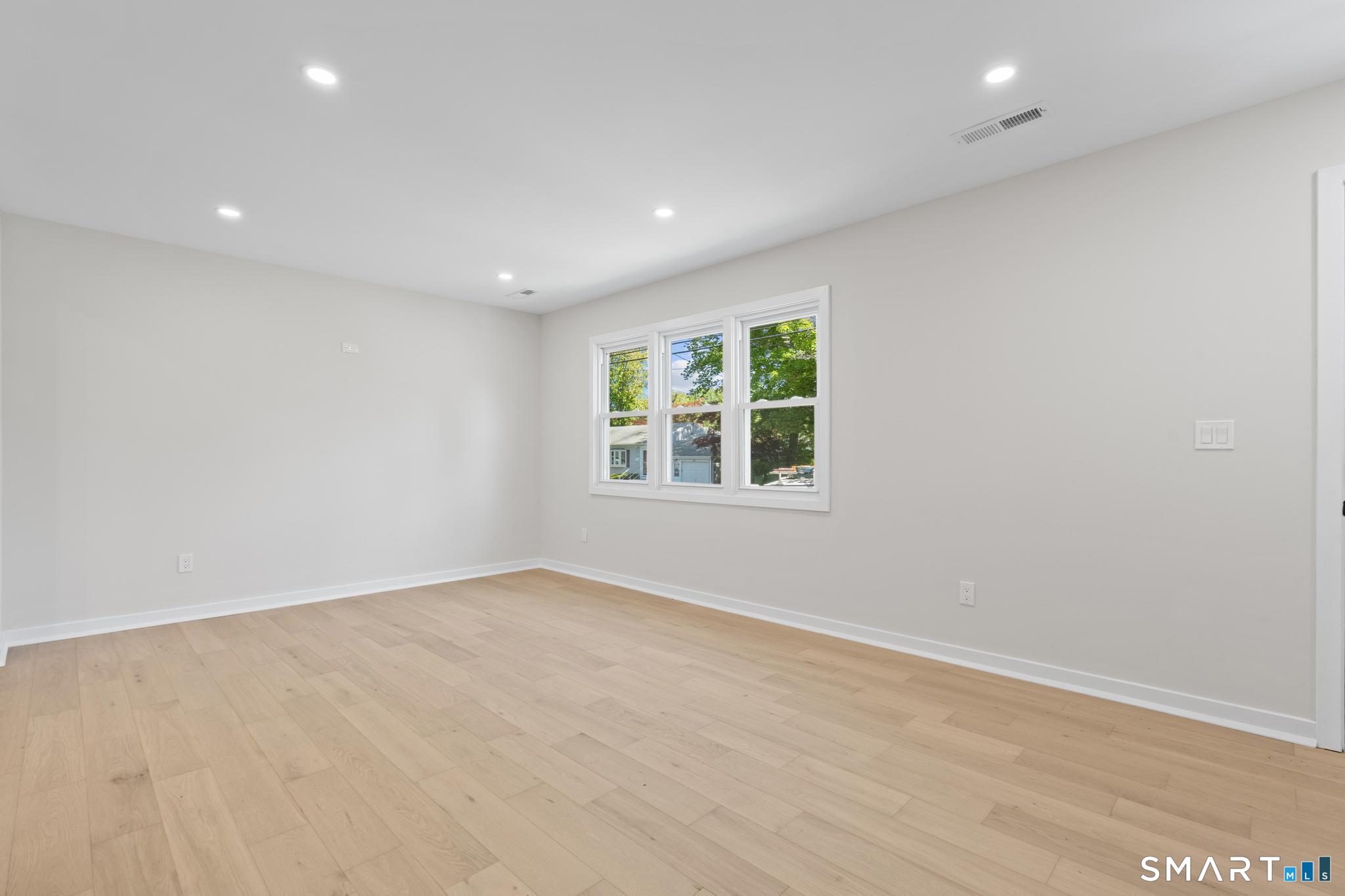 66 Northrop Road West Haven, CT 06516 - Photo 7 of 15